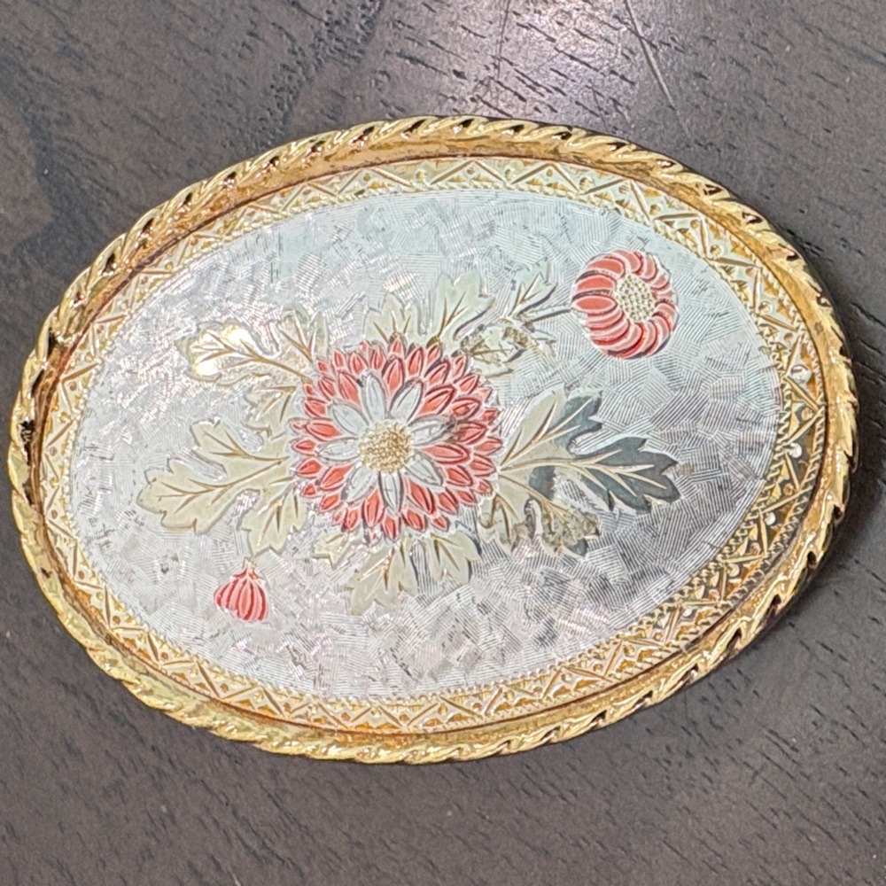 Vintage Floral Buckle with Gold Accents